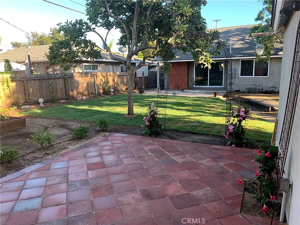 backyard hardscaping and landscaping